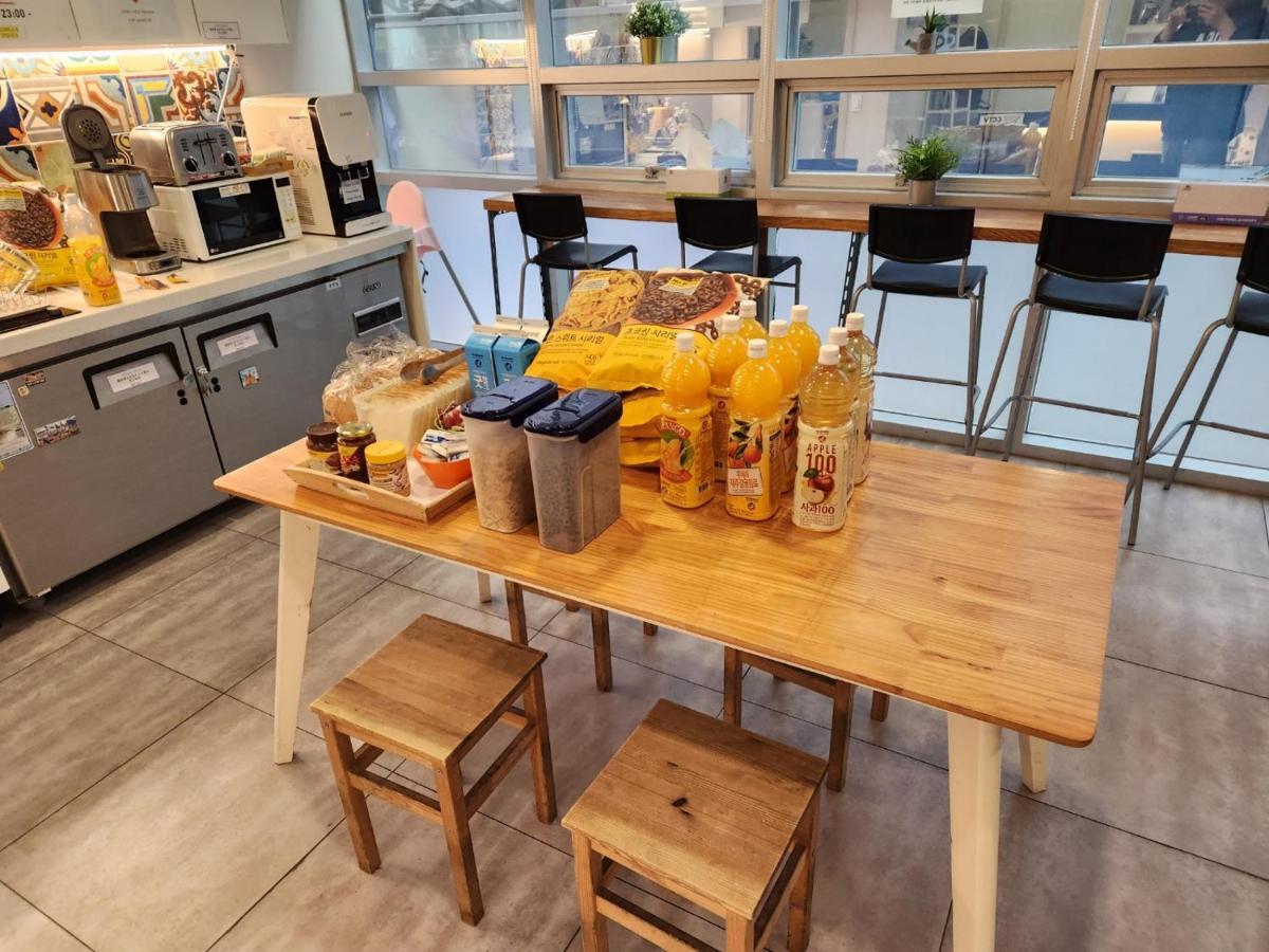 Oyo Hostel Myeongdong 1 Szöul Kültér fotó